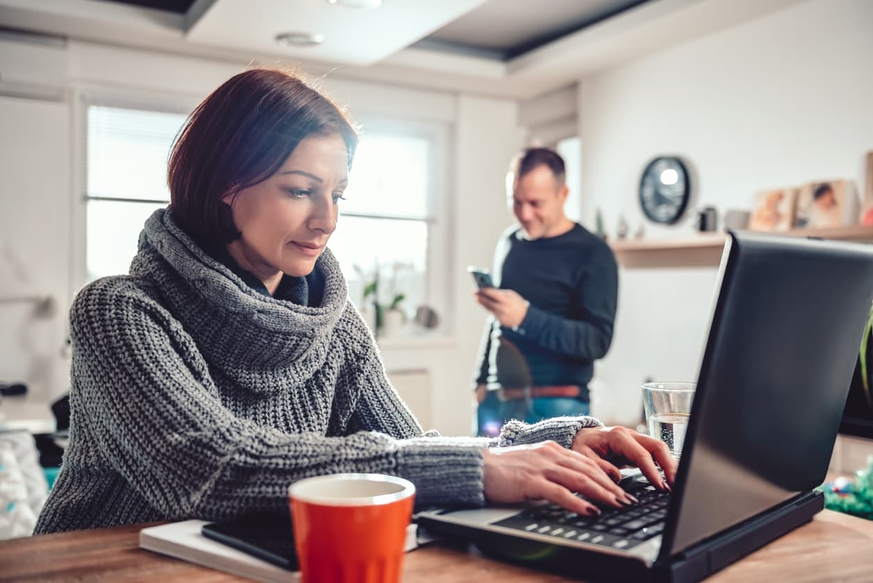 Télétravail vs déplacement : trouver le bon équilibre